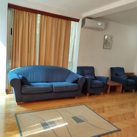 Ambasador Otel Podgoriçe