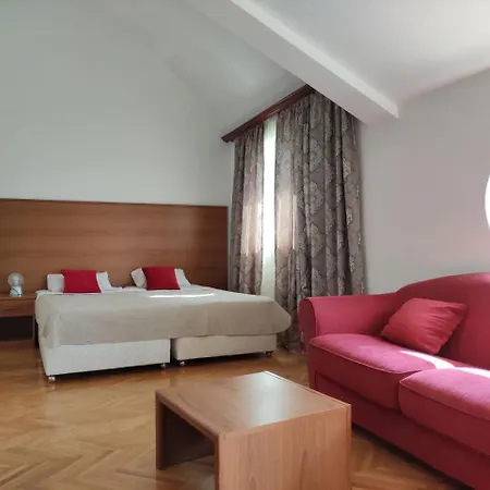 Otel Ambasador Podgoriçe